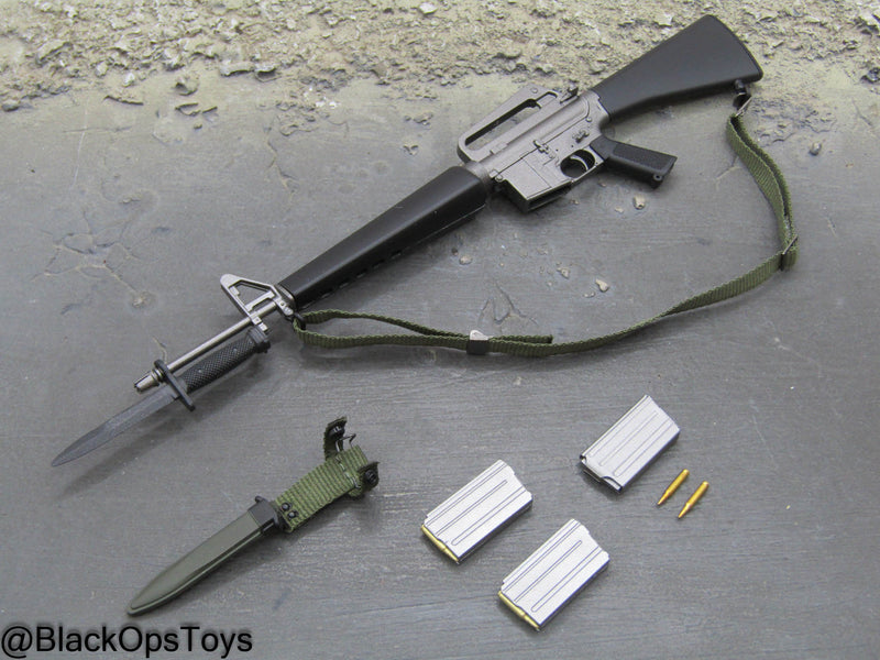 Load image into Gallery viewer, Vietnam US Army Lt. Col. Moore - M16 Rifle w/Bayonet
