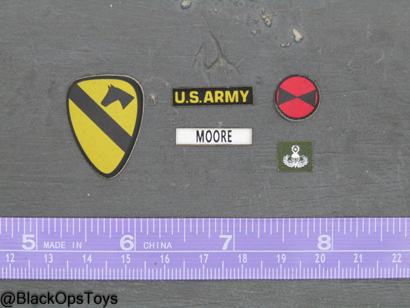 Load image into Gallery viewer, Vietnam US Army Lt. Col. Moore - Patch Set
