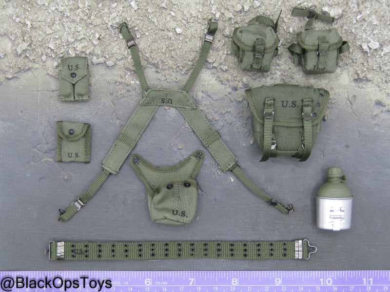 Load image into Gallery viewer, Vietnam US Army Lt. Col. Moore - Rivet Belt w/Harness &amp; Pouch Set
