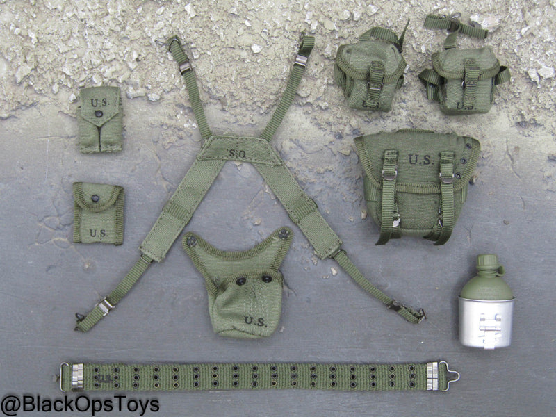 Load image into Gallery viewer, Vietnam US Army Lt. Col. Moore - Rivet Belt w/Harness &amp; Pouch Set
