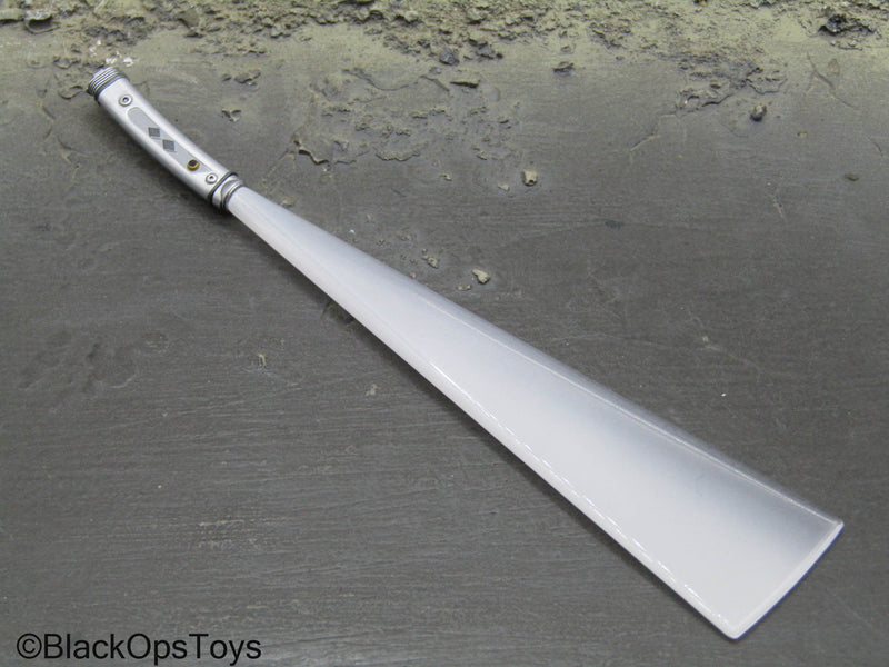 Load image into Gallery viewer, Star Wars Ahsoka Tano DX - Shoto Lightsaber w/White Blades
