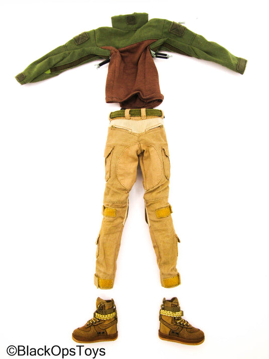 Female - Green & Brown Combat Shirt w/Tan Pants & Tan Shoes (Peg Type)