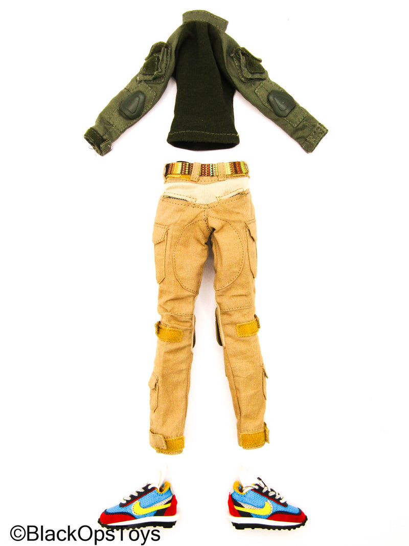 Load image into Gallery viewer, Female - Green Jacket w/Tan Pants &amp; Sports Shoes (Foot Type)
