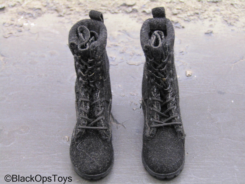 Load image into Gallery viewer, Female - Black Combat Boots (Peg Type)
