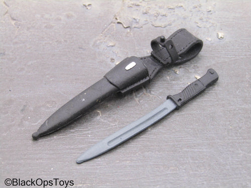 Knife w/Sheath