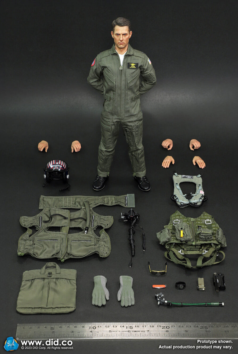 Load image into Gallery viewer, F/A-18E Pilot Captain Mitchell - Fighter Pilot Helmet w/Carry Bag
