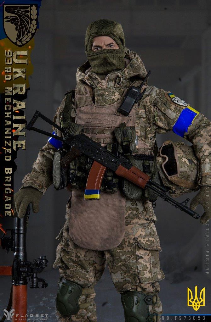 Load image into Gallery viewer, Ukraine Anti Tank Gunner - OD Green MOLLE Grenade Pouch Set (x2)
