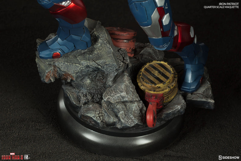 Load image into Gallery viewer, 1/4 Scale - Iron Patriot - Maquette - MINT IN OPEN BOX
