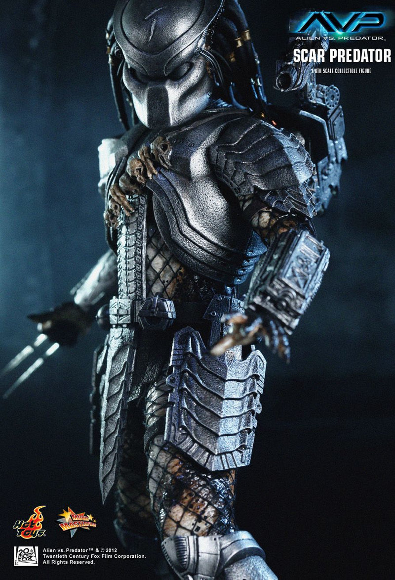 Hot toys best sale scar predator 2.0