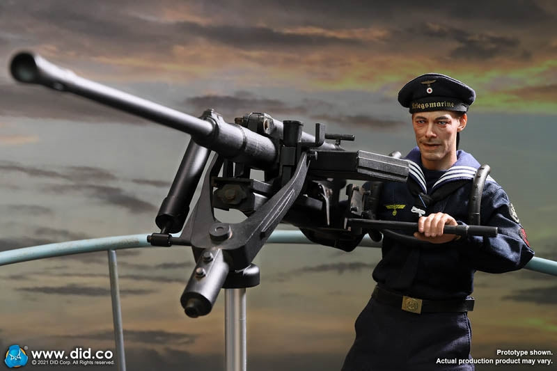 Load image into Gallery viewer, WWII - German U-Boat Seaman w/Gun Deck Diorama - MINT IN BOX
