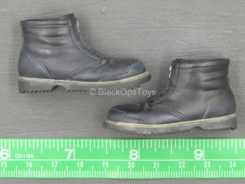 Load image into Gallery viewer, X-Men Last Stand - Wolverine - Black Shoes (Peg Type)
