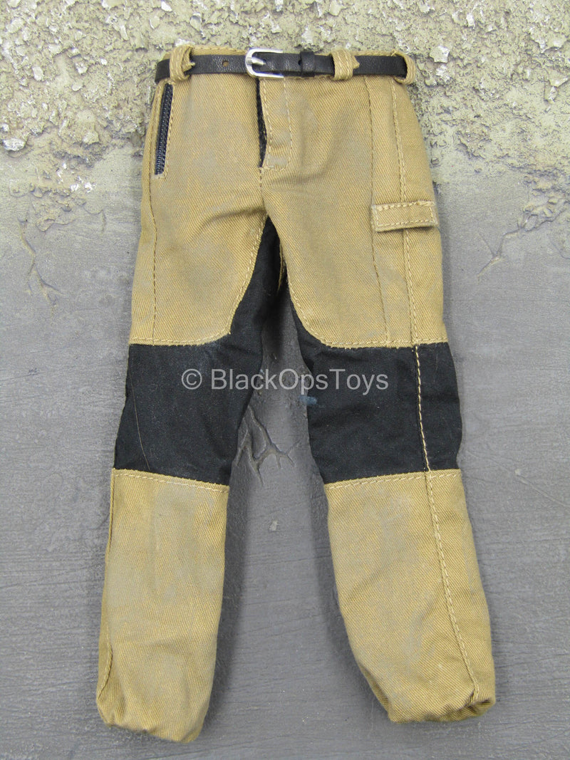 Load image into Gallery viewer, Lara Croft - Tan Female Pants
