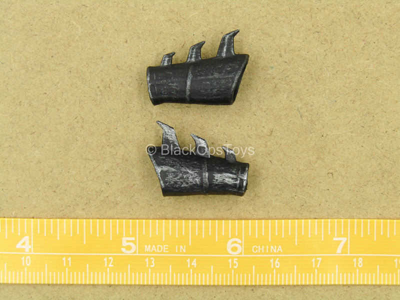 Load image into Gallery viewer, 1/12 - League Of Shadows - Weathered Black Spiked Gauntlets
