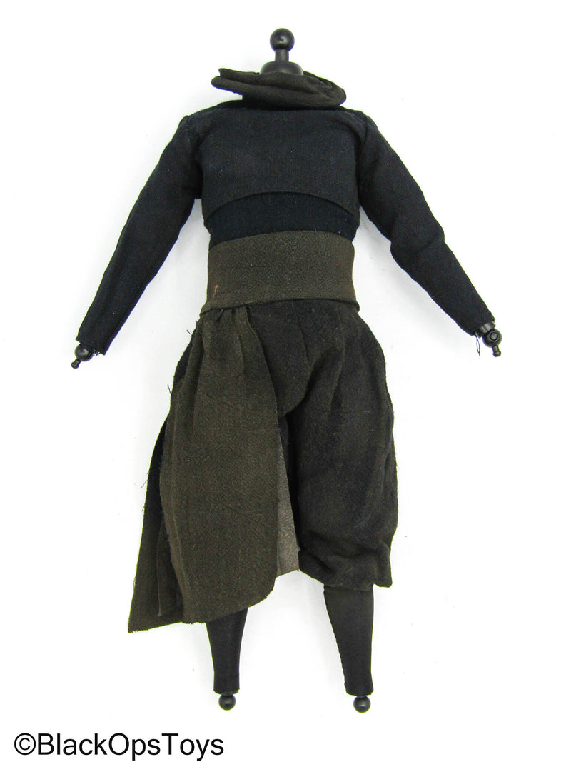 Load image into Gallery viewer, Star Wars - Boba Fett - Male Base Body w/Black Robe Set
