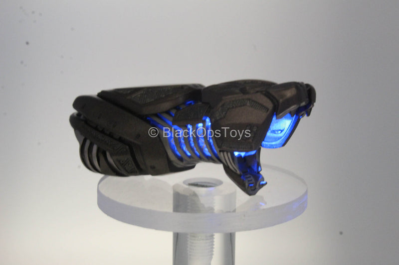 Load image into Gallery viewer, Black Panther - Shuri - Light Up Wrist Blaster (Right)
