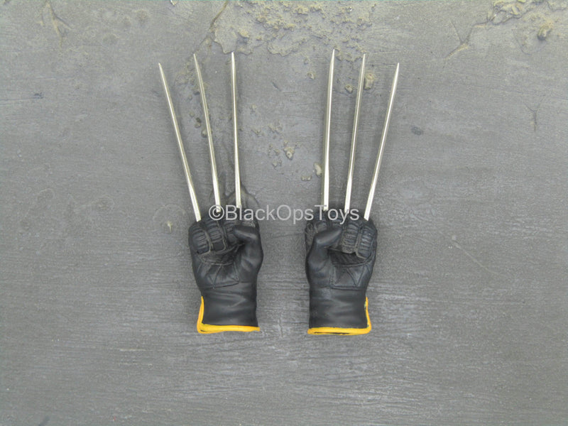 Load image into Gallery viewer, X-Men Last Stand - Wolverine - Male Gloved Hand Set w/Metal Claws
