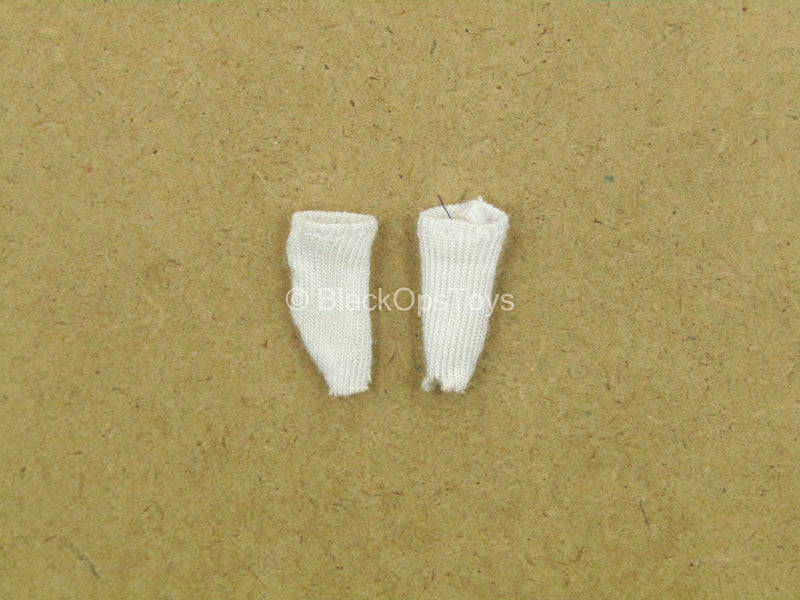 Load image into Gallery viewer, 1/12 - Arthur Wayne - Pair of White Socks
