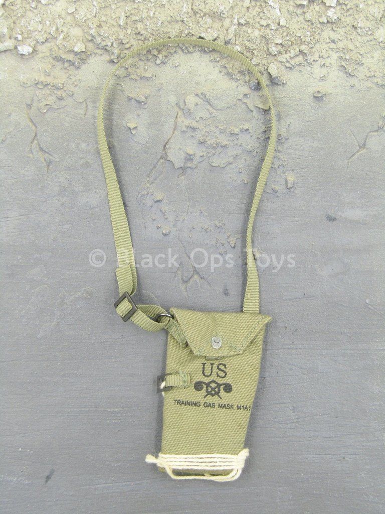 Load image into Gallery viewer, WWII - U.S. Army Airborne - Training Gas Mask Pouch
