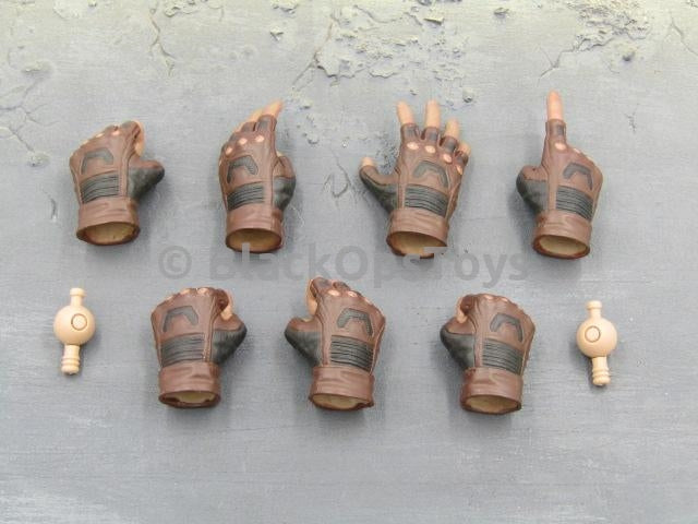 Load image into Gallery viewer, Hot Toys 1/6 Scale Civil War Captain America Fingerless Gloved Hands w/Wrist Pins
