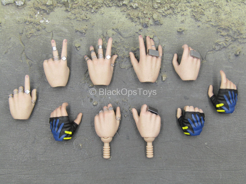 Load image into Gallery viewer, Birds Of Prey Harley Quinn - Female Hand Set w/Rings &amp; Gloves
