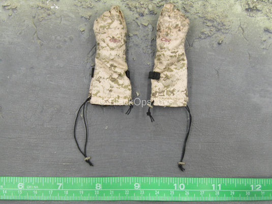 SMU Part XIII Recce Element - AOR1 Gloved Covered Hands