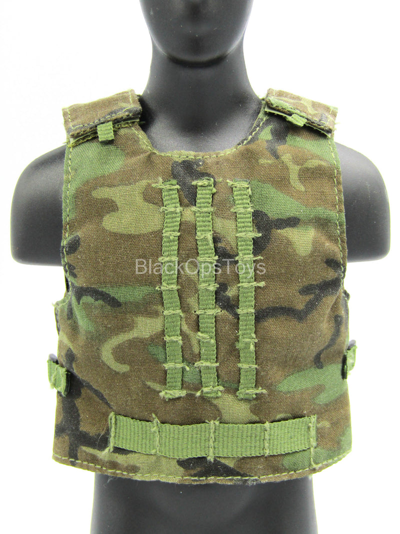 Load image into Gallery viewer, Woodland Combat Plate Carrier MOLLE Vest
