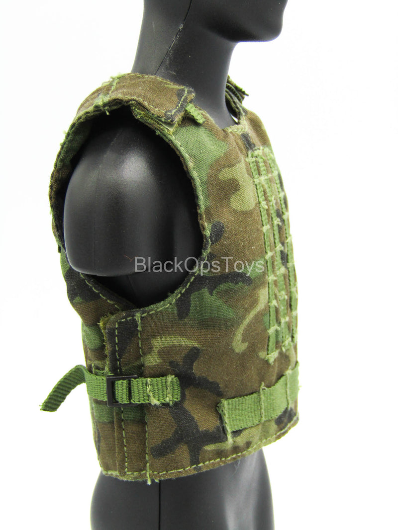 Load image into Gallery viewer, Woodland Combat Plate Carrier MOLLE Vest
