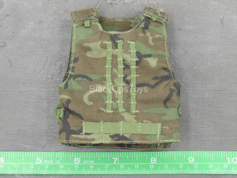 Load image into Gallery viewer, Woodland Combat Plate Carrier MOLLE Vest
