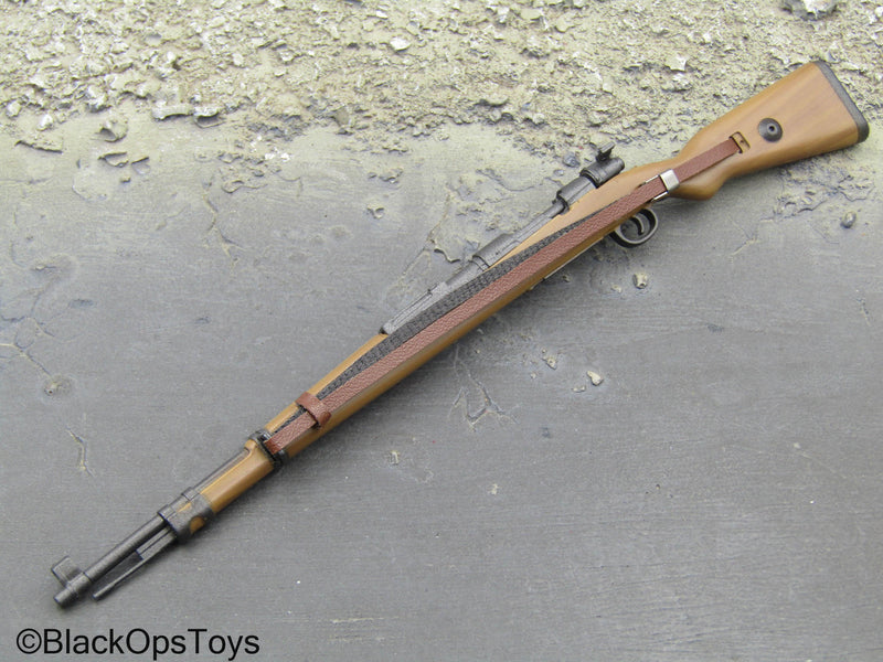 Load image into Gallery viewer, WWII - German Volksgrenadier - Kar98 Rifle w/Sling &amp; Ammo Pouches
