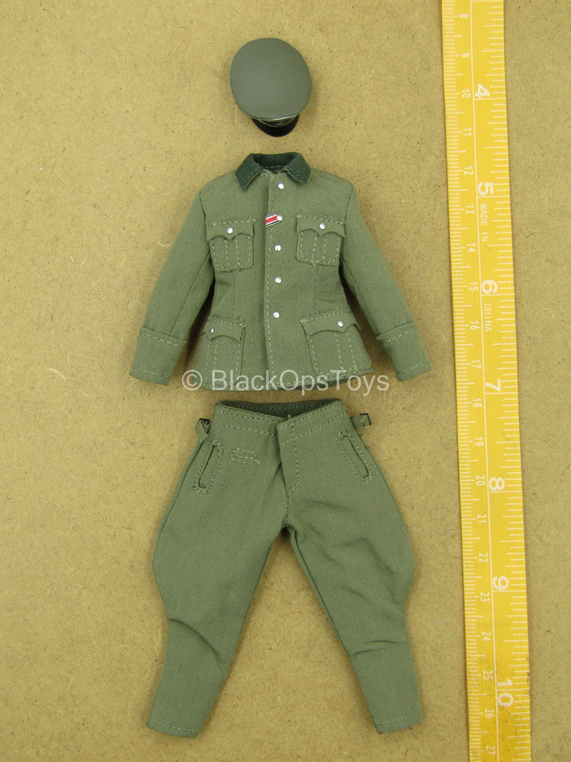 Load image into Gallery viewer, 1/12 - WWII German - Green Military Uniform Set w/Hat
