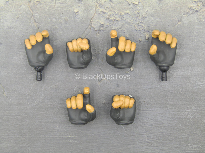 Load image into Gallery viewer, Star Wars - The Mandalorian - Weathered Gloved Hand Set
