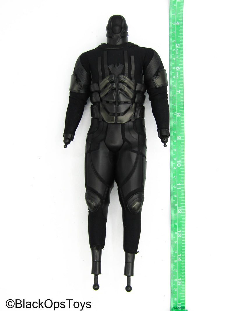 Load image into Gallery viewer, DX Batman - Black Armored Male Body w/Magnetic Neck Peg
