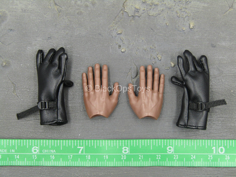 Load image into Gallery viewer, US Marine SAW Gunner Crews - Black Gloved Bendy Hands
