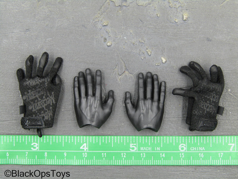 Load image into Gallery viewer, 31st Marine Expeditionary Unit - Bendy Hand Set w/Gloves
