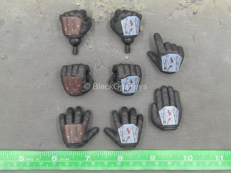 Load image into Gallery viewer, Heavy Infantry Mandalorian - Male Gloved Hand Set
