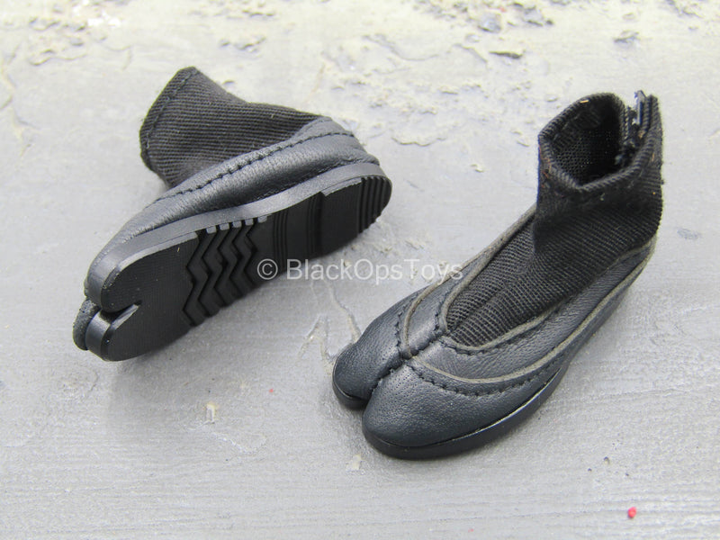 Load image into Gallery viewer, WWII - Battle Of Philippines - Black Shoes (Foot Type)
