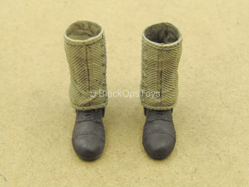 Load image into Gallery viewer, 1/12 - WWII - Rescue Team - Boots w/Gaiters (Peg Type)
