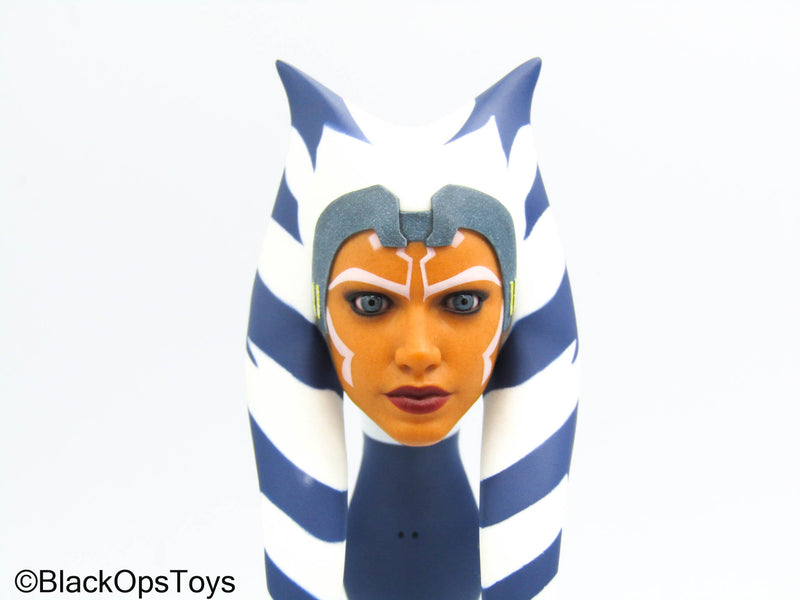 Load image into Gallery viewer, Star Wars Clone Wars Ahsoka Tano - Orange Female Base Body w/Head Sculpt
