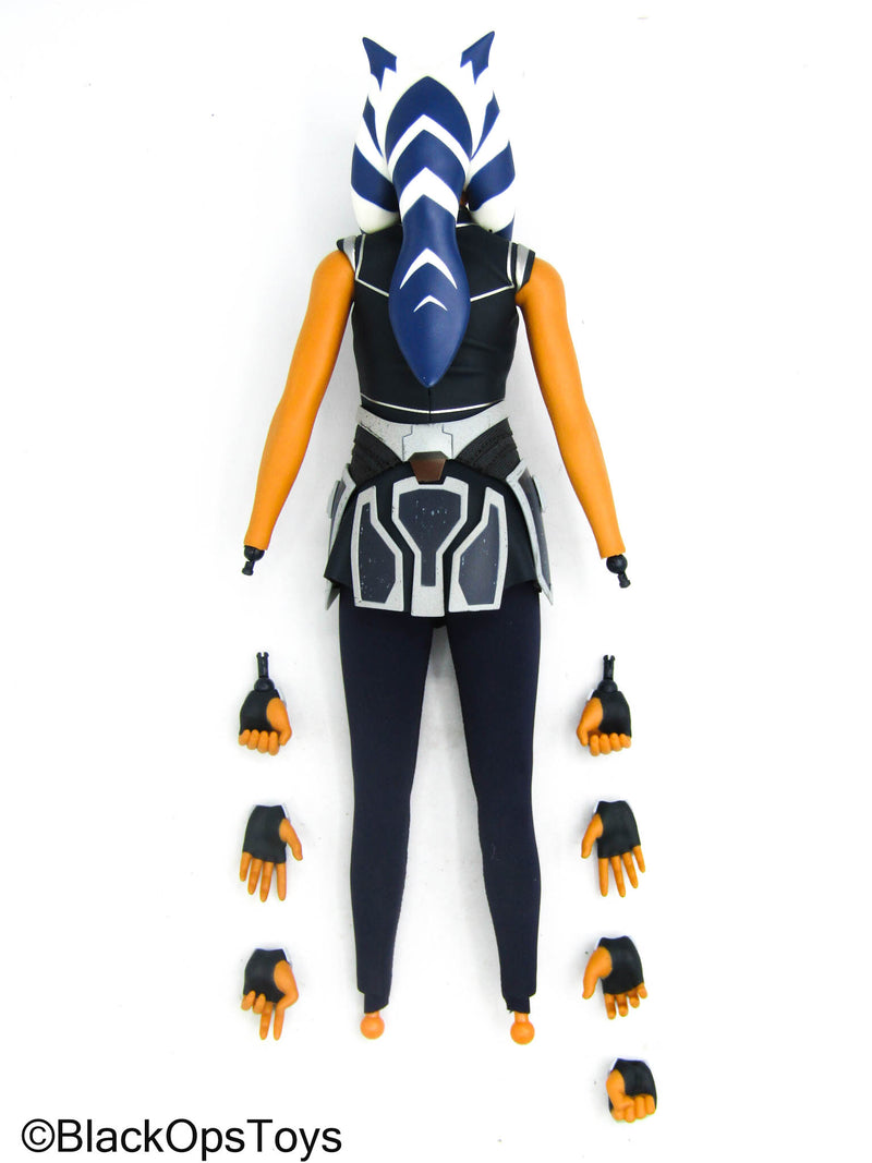 Load image into Gallery viewer, Star Wars Clone Wars Ahsoka Tano - Orange Female Base Body w/Head Sculpt
