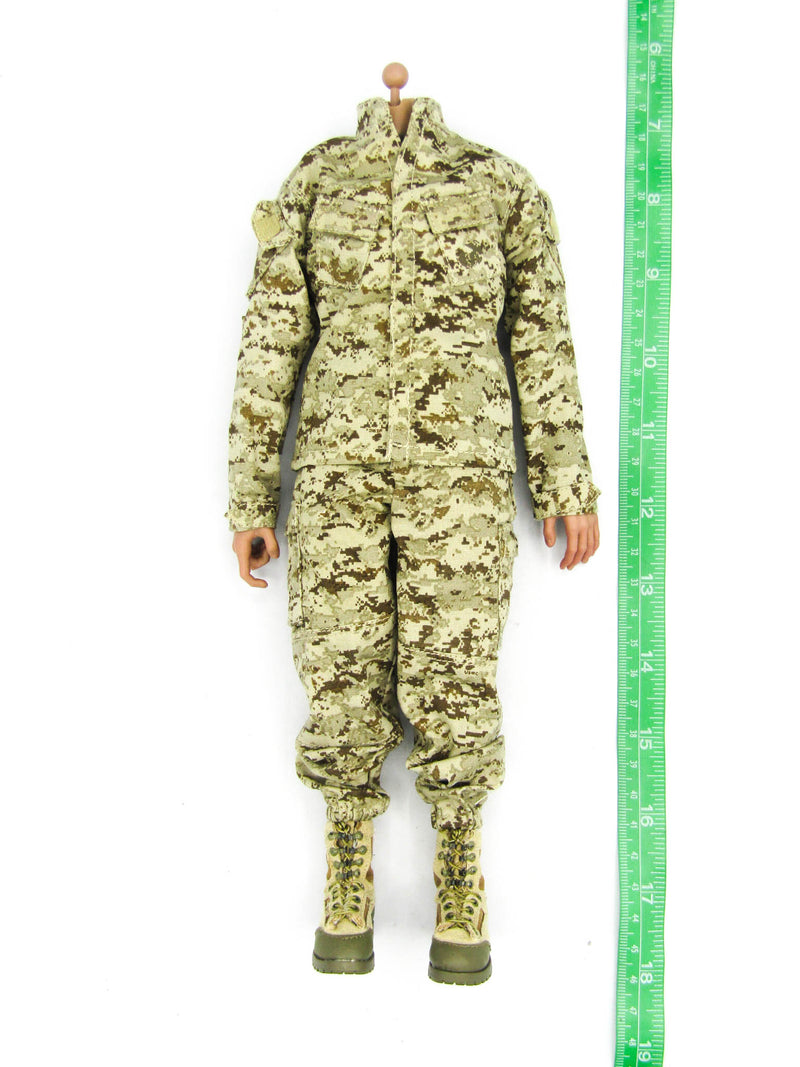 Load image into Gallery viewer, USMC 2nd MEB Helmand - Male Dressed Body w/AOR1 Uniform &amp; Boots
