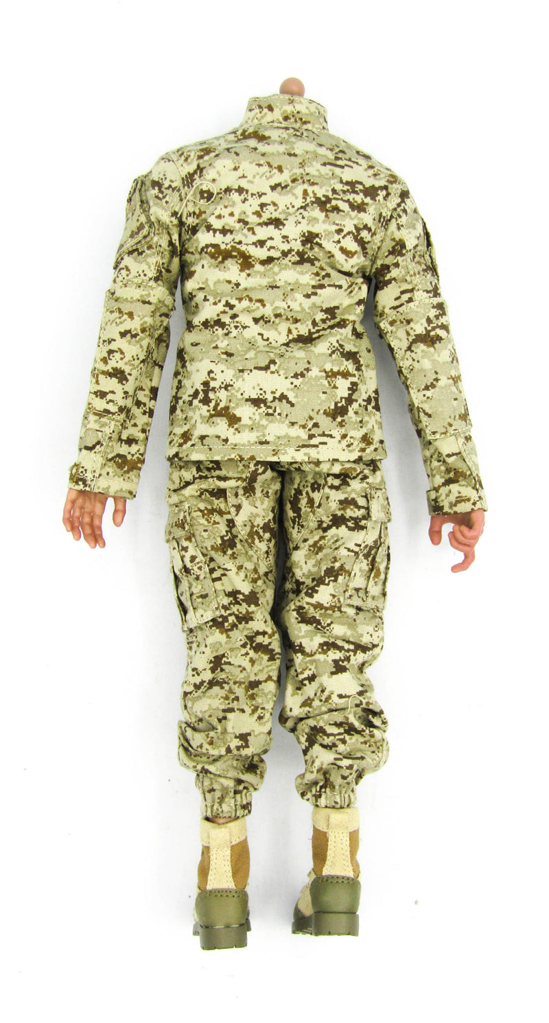 Load image into Gallery viewer, USMC 2nd MEB Helmand - Male Dressed Body w/AOR1 Uniform &amp; Boots
