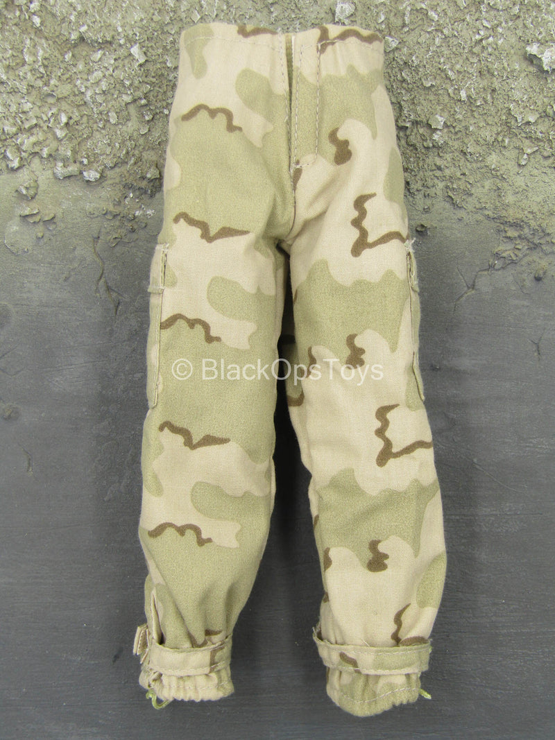 Load image into Gallery viewer, Special Ops &quot;Stanley&quot; - Desert Camo Combat Uniform w/Hood
