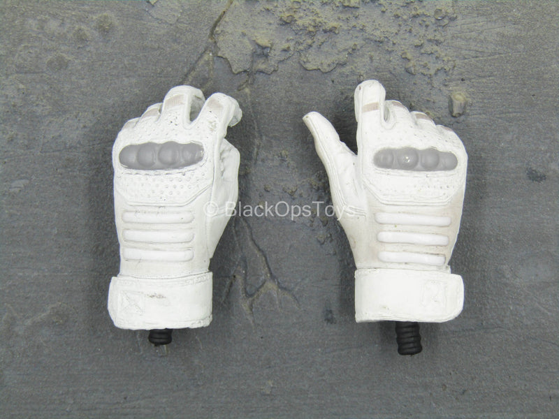 Load image into Gallery viewer, The Punisher - White Gloved Hand Set (Type 2)
