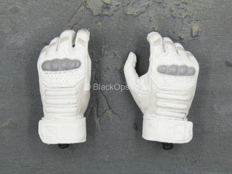 Load image into Gallery viewer, The Punisher - White Gloved Hand Set (Type 3)
