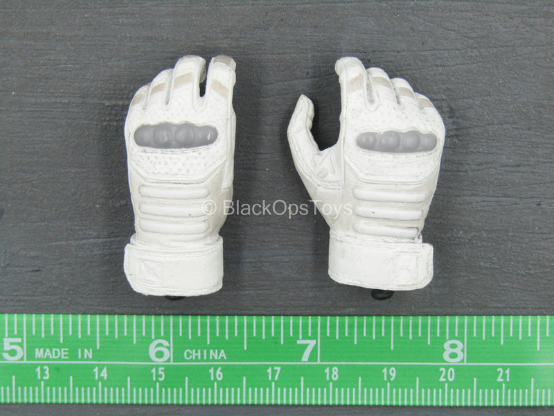 Load image into Gallery viewer, The Punisher - White Gloved Hand Set (Type 3)
