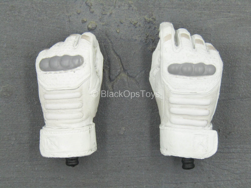 Load image into Gallery viewer, The Punisher - White Gloved Hand Set (Type 5)
