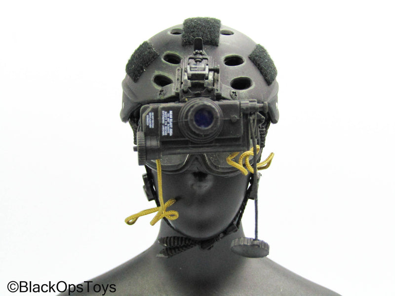 Load image into Gallery viewer, Hot Toys - Black Helmet w/Mono NVG Set
