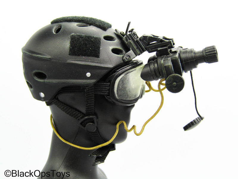 Load image into Gallery viewer, Hot Toys - Black Helmet w/Mono NVG Set
