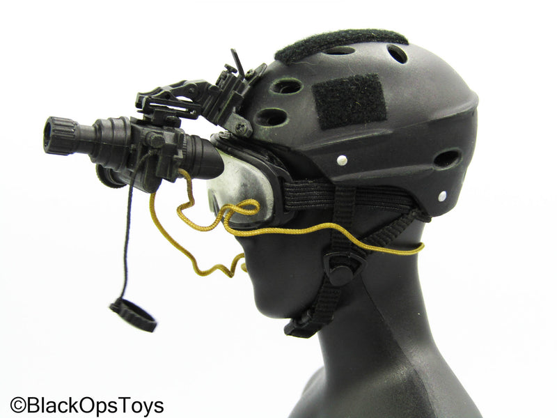 Load image into Gallery viewer, Hot Toys - Black Helmet w/Mono NVG Set
