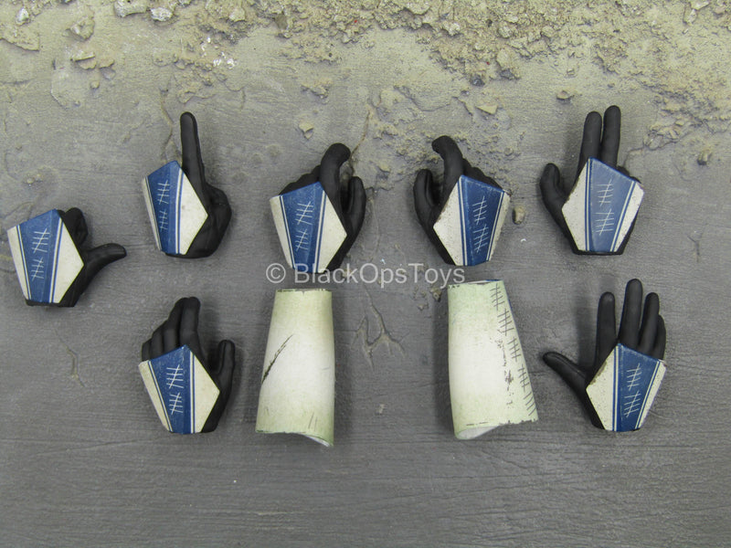 Load image into Gallery viewer, Star Wars - Captain Rex - Armored Gloved Hand Set w/Gauntlets
